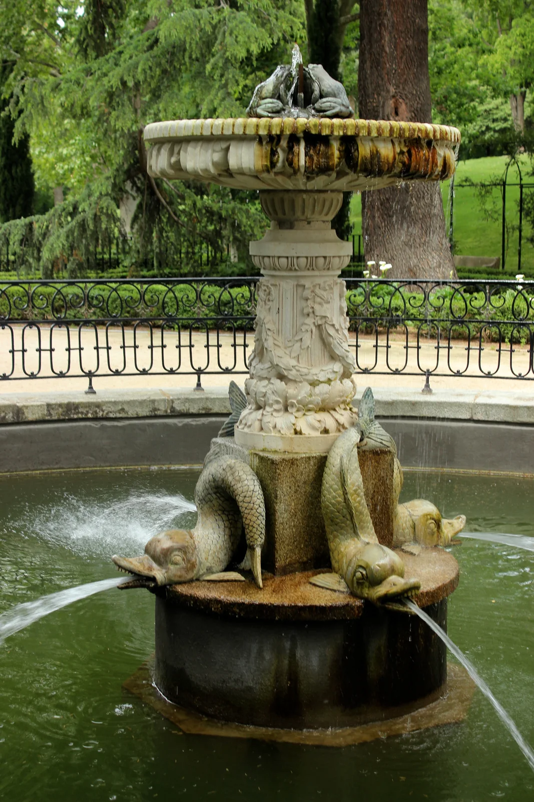 Alameda de Osuna Delfines 03.jpg