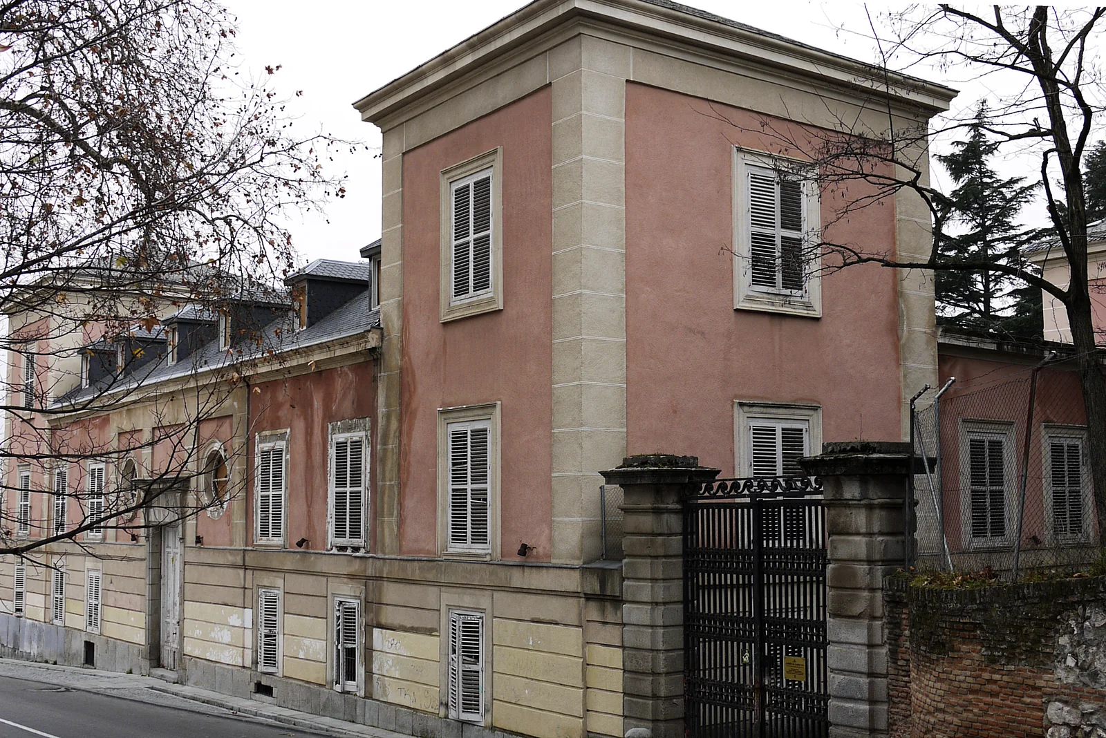 Jardin El Capricho-Palacio exterior.jpg
